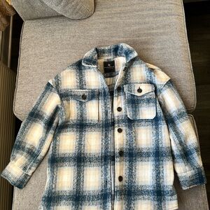 Bagatelle Oversized Blue and White Plaid Chunky Button Up Shacket Jacket S